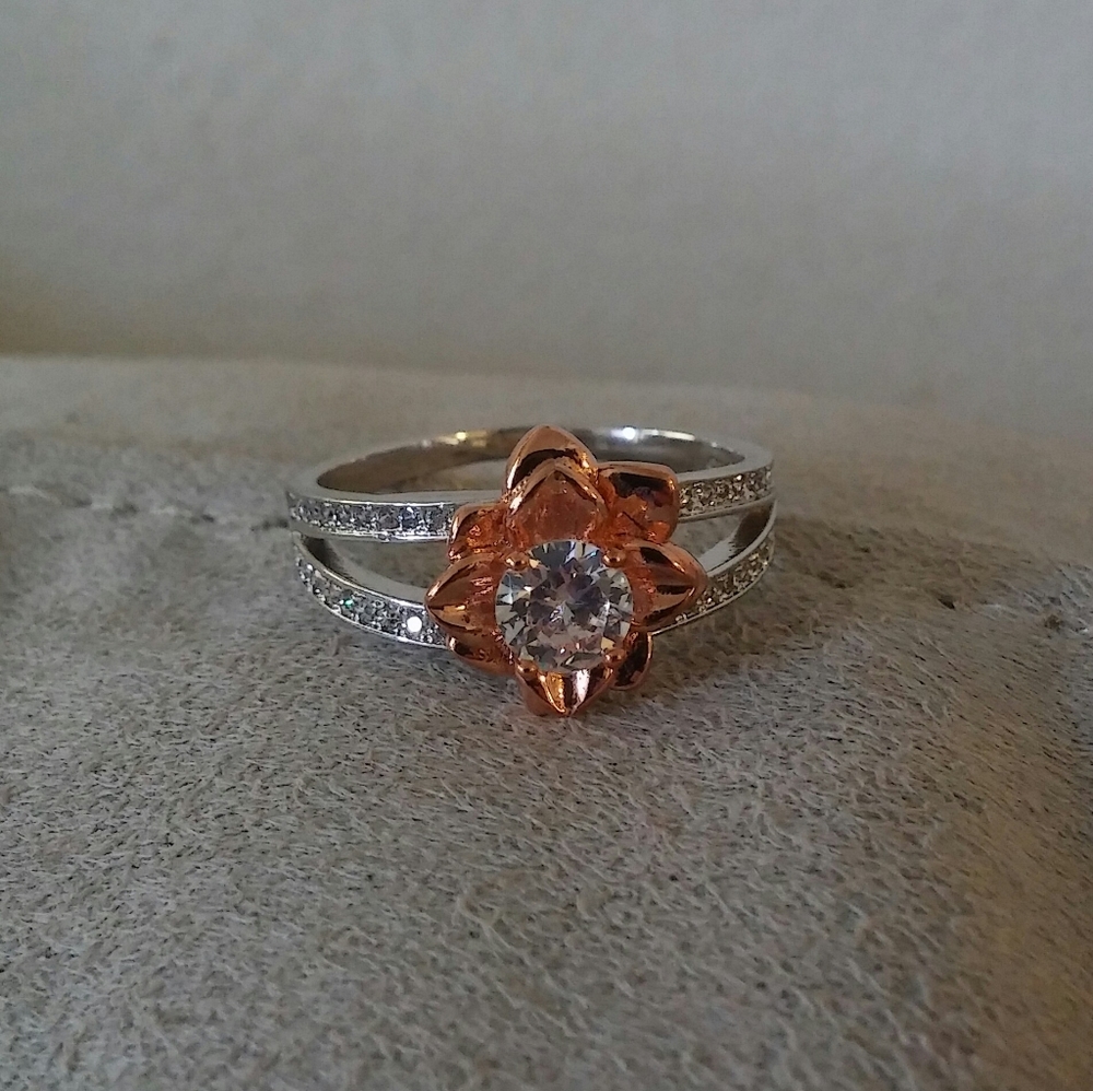 14k Rose Gold + Sterling Silver Flower Diamond Accent Ring Sz 10